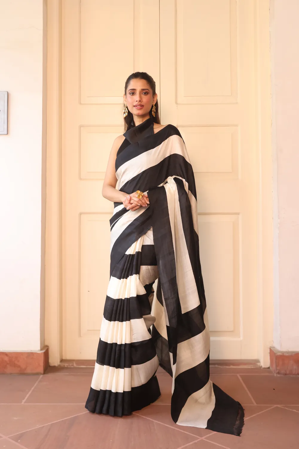 https://sudiptisarees.com/wp-content/uploads/2026/06/2-2.webp