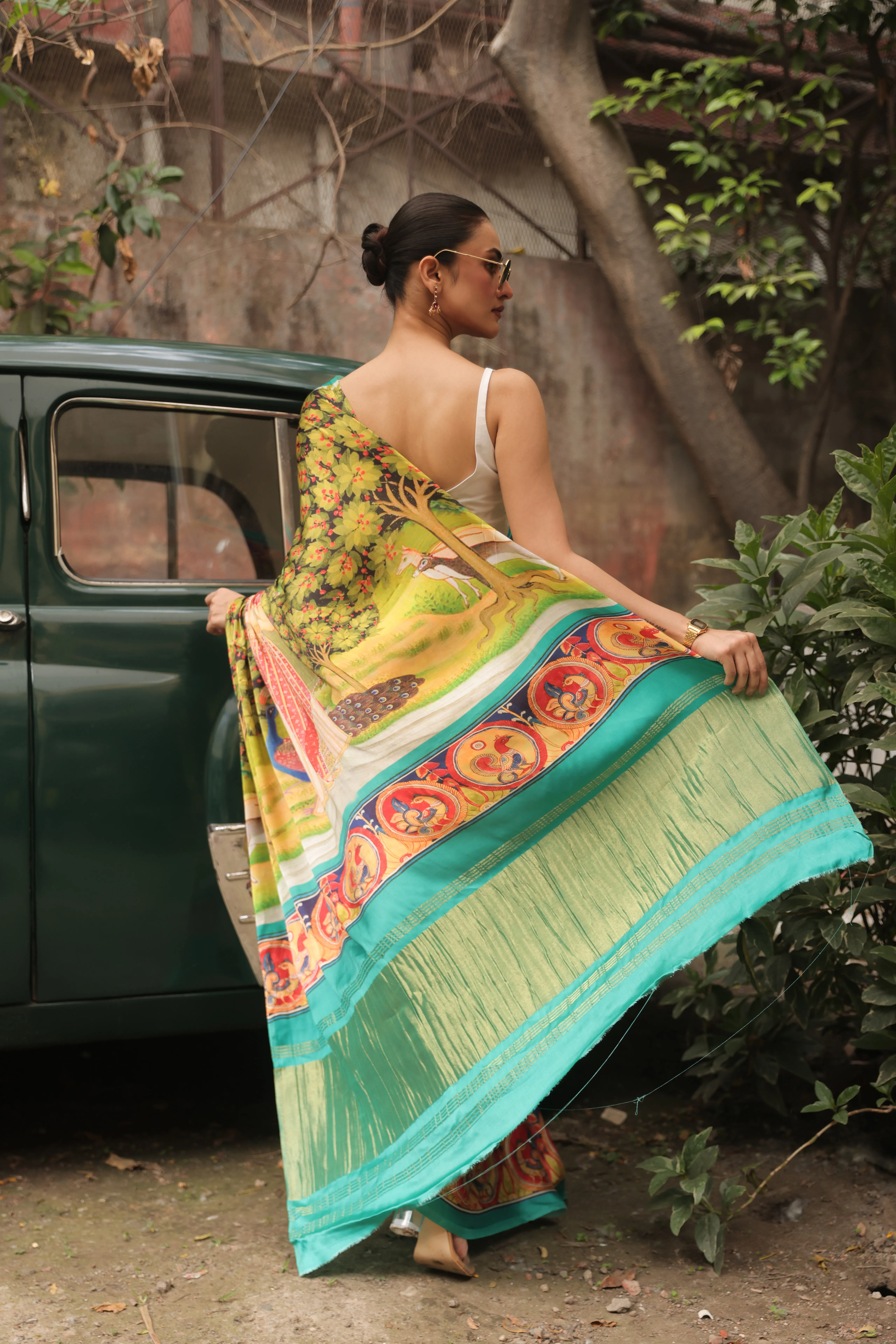 https://sudiptisarees.com/wp-content/uploads/2026/06/SUBH4281.webp